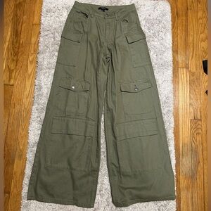Women’s Dark Green Cargo Pants Forever 21 S